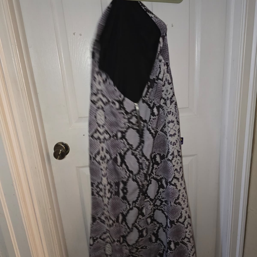 Reptile Habitat Cover - Black and Gray
